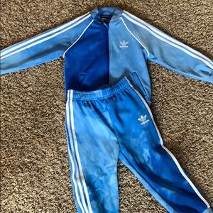 Adidas boys toddler tracksuit. Like new!